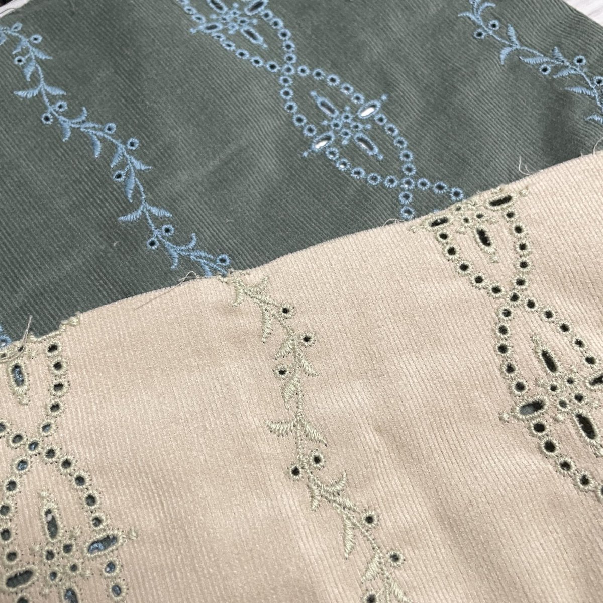 画像1: 【日本製】刺繍レース生地　約25cm×約40cm×2色　スエードっぽい花柄刺繍レース　ベージュとグリーン (1)