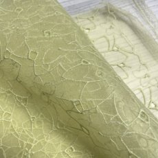 画像2: 【日本製】刺繍レース生地　約24cm×約100cm　イエローのダリア風花柄刺繍レース　 (2)