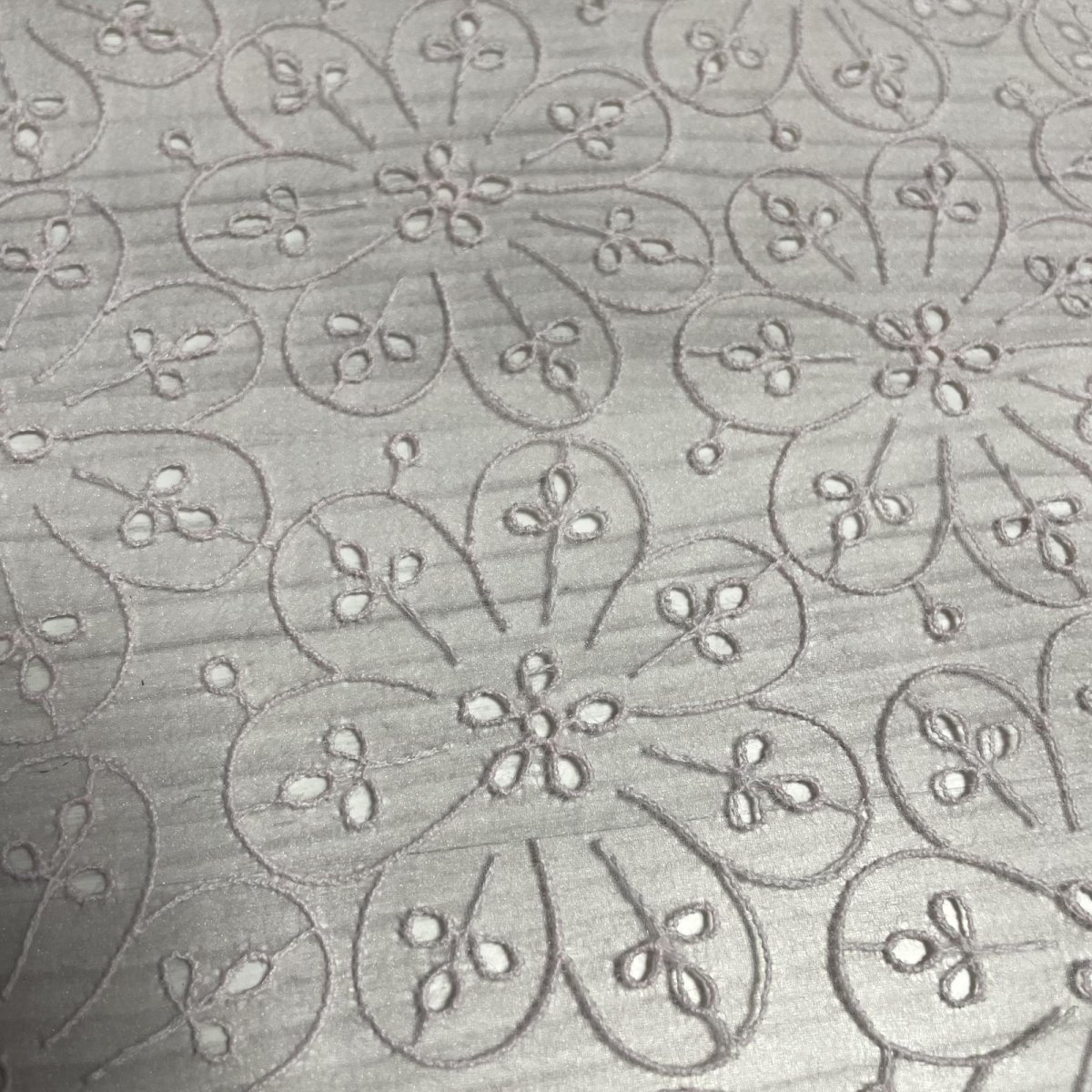 画像2: 【日本製】刺繍レース生地　約24cm×約100cm　ピンクの花柄刺繍レース　 (2)