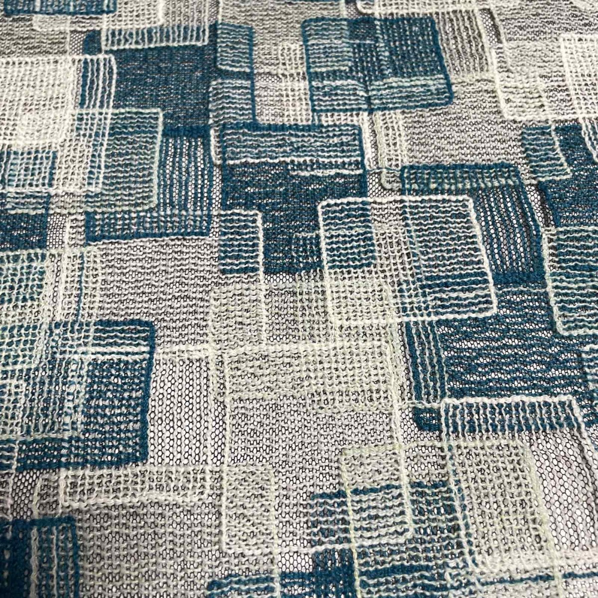 画像5: 【日本製】刺繍レース生地　約24cm×約40cm×2色　スクエア柄刺繍レース　オレンジグリーン (5)