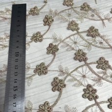 画像2: 刺繍レース生地　約40cm×約138cm　ラメ花柄刺繍レースケミカルレース　ゴールド　 (2)