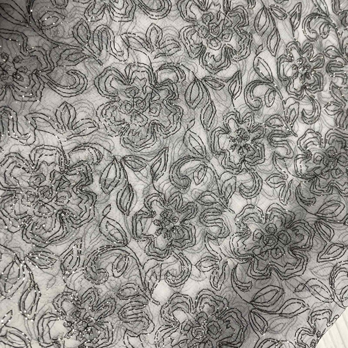 画像3: 【日本製】刺繍レース生地　約25cm×約100cm　ラメ花柄刺繍レース　 (3)