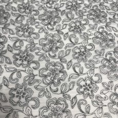 画像1: 【日本製】刺繍レース生地　約25cm×約100cm　ラメ花柄刺繍レース　 (1)