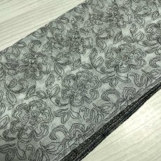 画像4: 【日本製】刺繍レース生地　約25cm×約100cm　ラメ花柄刺繍レース　 (4)
