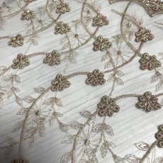 画像1: 刺繍レース生地　約40cm×約138cm　ラメ花柄刺繍レースケミカルレース　ゴールド　 (1)