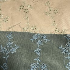 画像1: 【日本製】刺繍レース生地　約25cm×約45cm×2色　スエードっぽい花柄刺繍レース　ベージュとグリーン (1)
