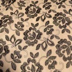 画像1: 【日本製】刺繍レース生地　約25cm×約48cm　薔薇柄　ブラウン　ジョーゼット (1)