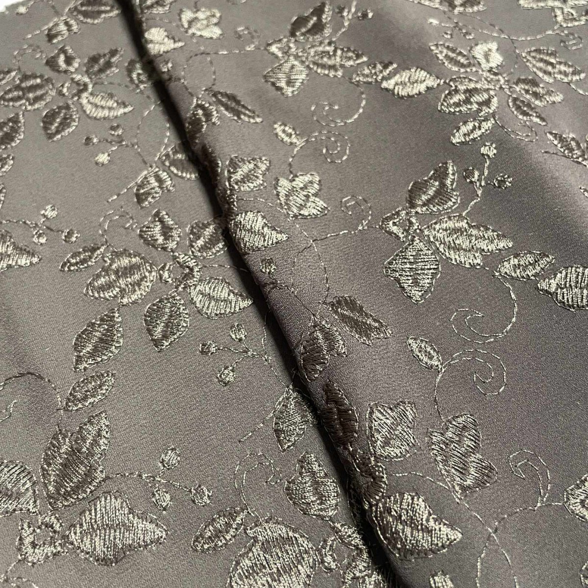 画像1: 【日本製】刺繍レース生地　約25cm×約48cm　葉っぱ柄　ダークブラウン　ジョーゼット (1)