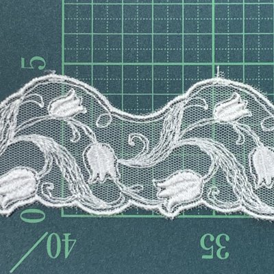 画像1: 【高品質な日本製】1ｍ巻！幅4.3ｃｍ綺麗なすずらん柄チュールレース　オフホワイト　ウエディングベールに