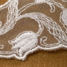 画像5: 【高品質な日本製】1ｍ巻！幅4.3ｃｍ綺麗なすずらん柄チュールレース　オフホワイト　ウエディングベールに (5)