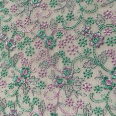 画像3: 【日本製】刺繍レース生地　約25cm×約40cm　可愛い春花柄刺繍レース　ピンクグリーン (3)