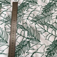 画像3: 【日本製】刺繍レース生地　約35cm×約35cm　ジャングル葉っぱ柄みどりの刺繍糸 (3)