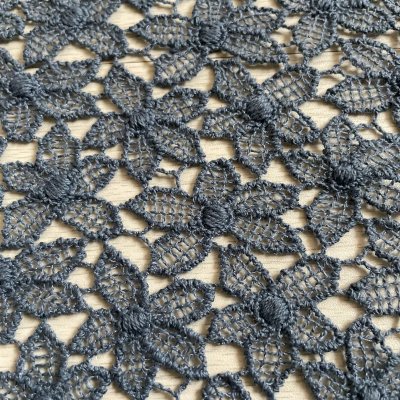 画像1: 刺繍レース生地　約30cm×約40cm　3枚組　大胆な花柄刺繍レース　ネイビー