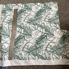 画像4: 【日本製】刺繍レース生地　約35cm×約35cm　ジャングル葉っぱ柄みどりの刺繍糸 (4)