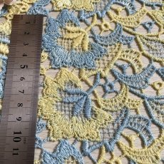 画像4: 【日本製】刺繍レース生地　約30cm×約40cm　ケミカルレース　花柄　イエローブルー (4)
