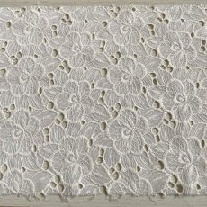 画像2: 刺繍レース生地　約25cm×約40cm　大胆な花柄刺繍レース　オフホワイト (2)