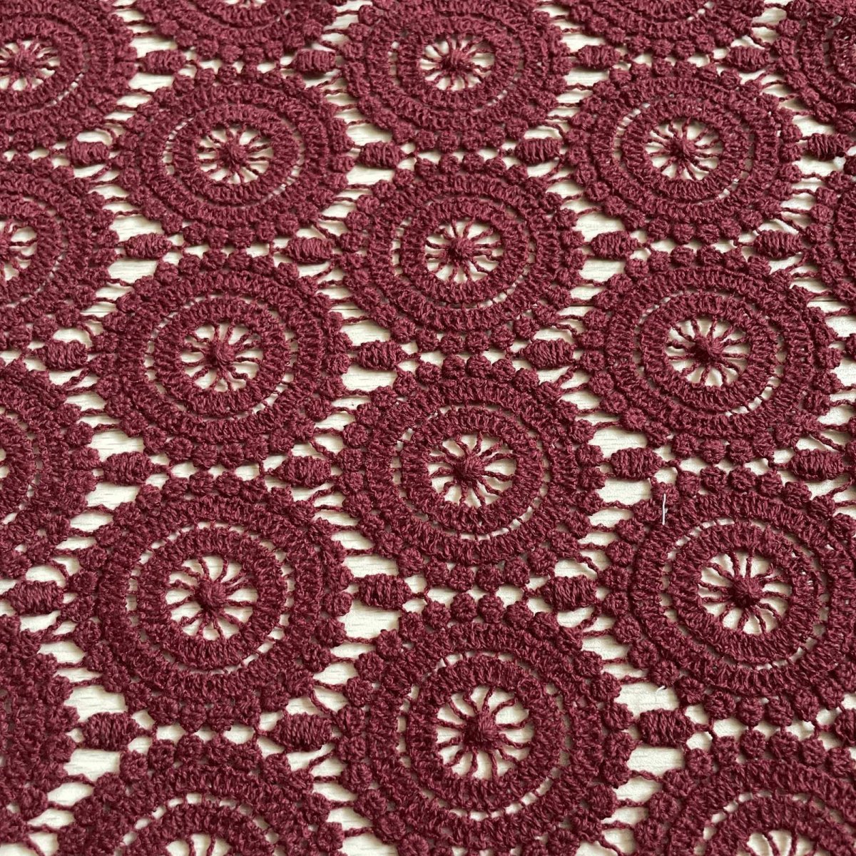 画像3: 刺繍レース生地　約29cm×約40cm　4枚組　大胆な花柄刺繍レース　ワインレッド (3)