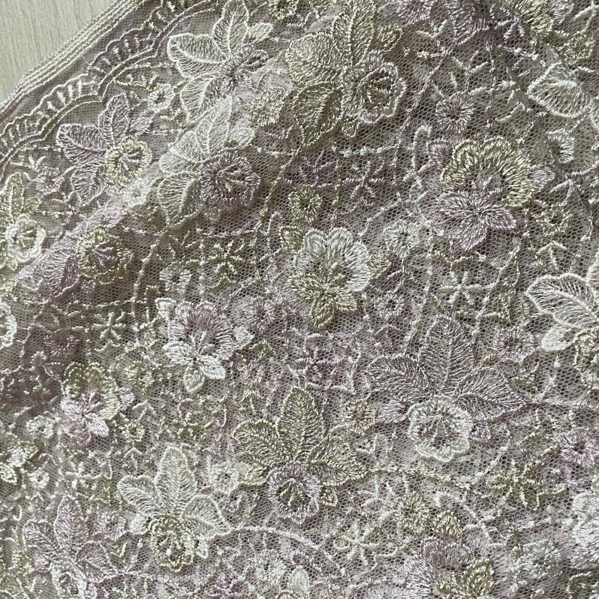 画像5: 【日本製】刺繍レース生地　約45cm×約90cm　チュールレース　薄パープルイエロー (5)