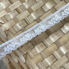 画像2: フランス製リバーレース　ホワイト　幅1.1ｃｍ繊細な小花柄１ｍ (2)