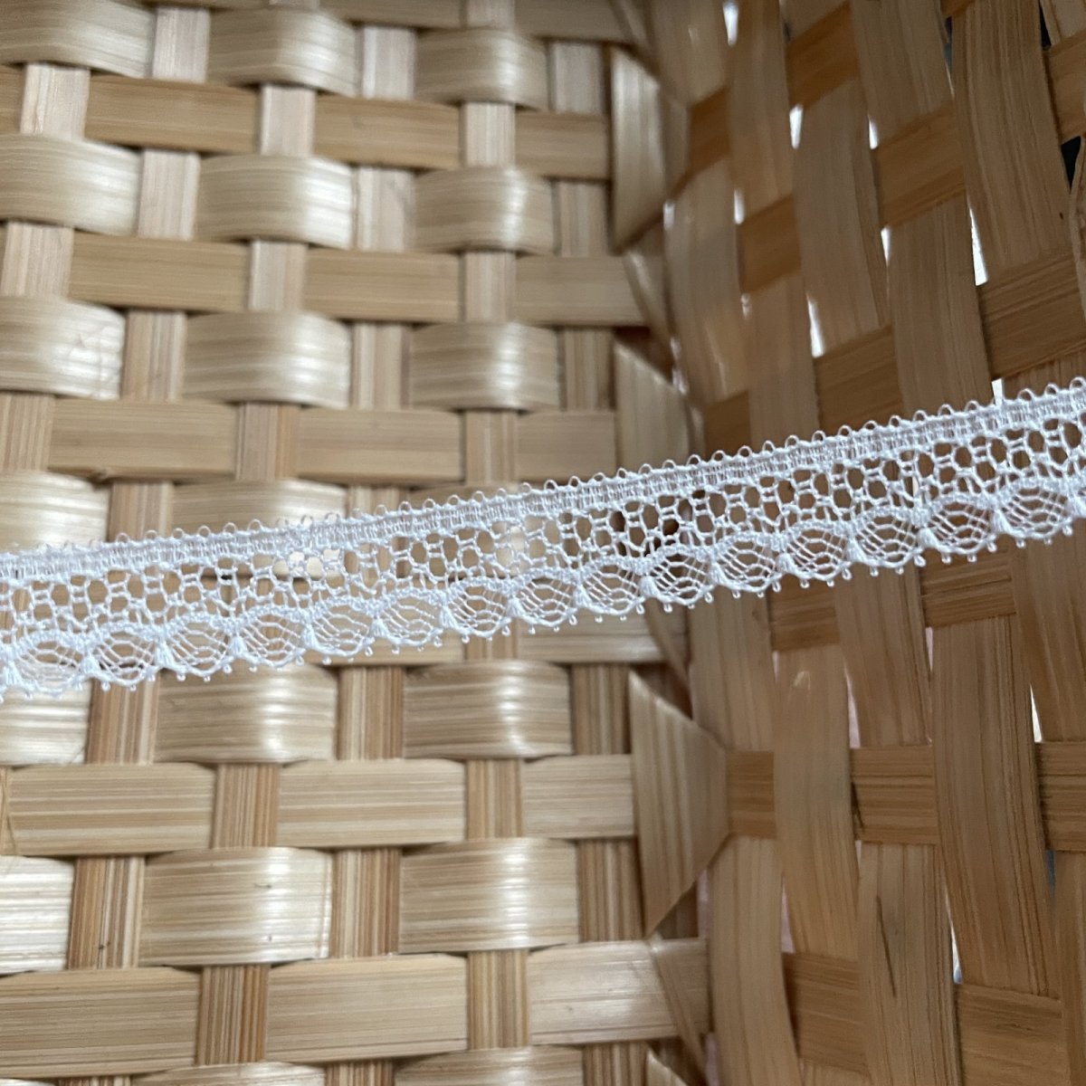 画像2: リバーレース　オフホワイト　3歳で美しいデザイン　幅1cm　1m (2)