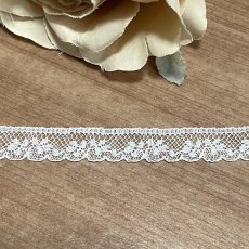 画像3: フランス製リバーレース　ホワイト　幅1.1ｃｍ繊細な小花柄１ｍ (3)