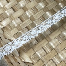 画像2: フランス製リバーレース　オフホワイト　幅1ｃｍ　可愛い小花柄１ｍ (2)