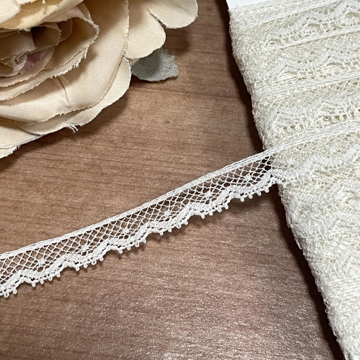 画像5: フランス製綿リバーレース　アイボリー　幅0.9ｃｍ極細ドット柄１ｍ　 (5)