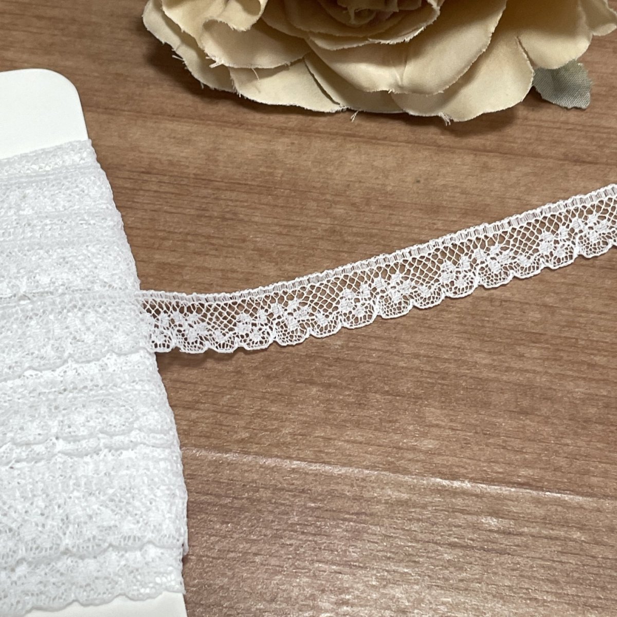 画像5: フランス製リバーレース　ホワイト　幅1.1ｃｍ繊細な小花柄１ｍ (5)