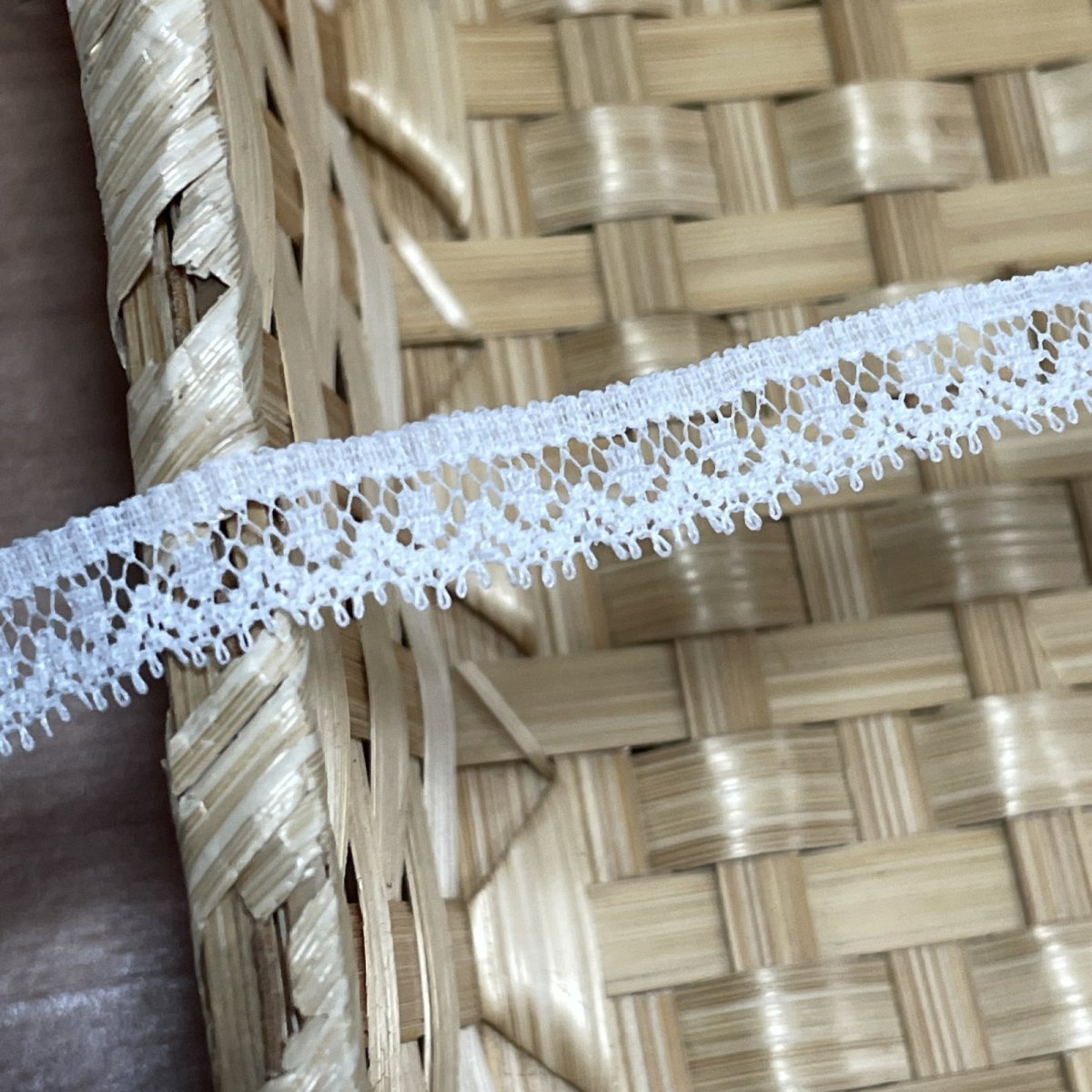 画像5: フランス製リバーレース　ホワイト　幅1.1ｃｍ繊細なスカラのドット柄１ｍ (5)