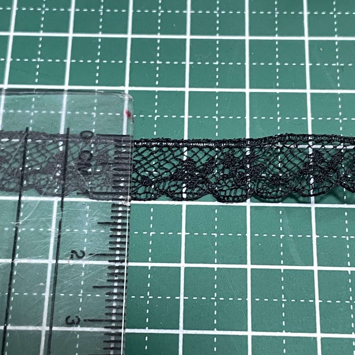 画像4: フランス製リバーレース　ブラック　幅1.1ｃｍ繊細な小花柄１ｍ (4)