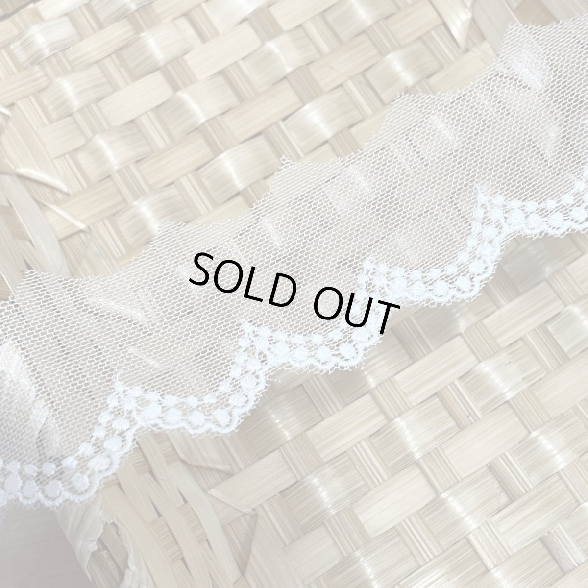 画像4: 【高品質な日本製】チュールレース　オフホワイト　幅4ｃm可愛い2段のドット柄　3ｍ巻 (4)