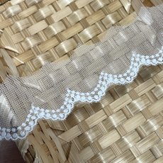 画像4: 【高品質な日本製】チュールレース　オフホワイト　幅4ｃm可愛い2段のドット柄　3ｍ巻 (4)