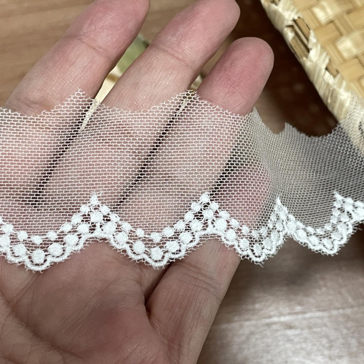 画像5: 【高品質な日本製】チュールレース　オフホワイト　幅4ｃm可愛い2段のドット柄　3ｍ巻 (5)