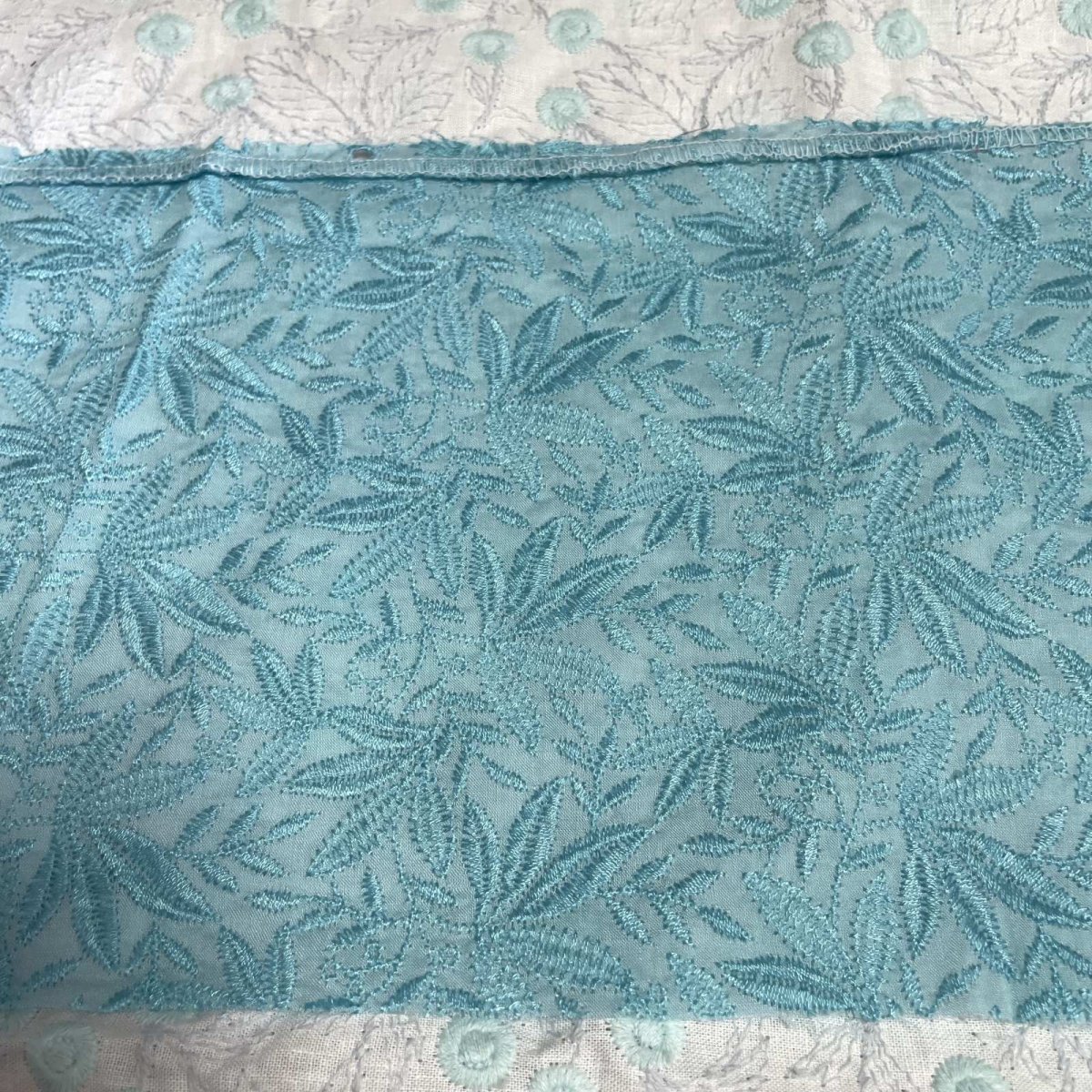 画像7: 【日本製】刺繍レース生地　計165cm　4枚組　きれいな刺繍レース　ターコイズブルー (7)