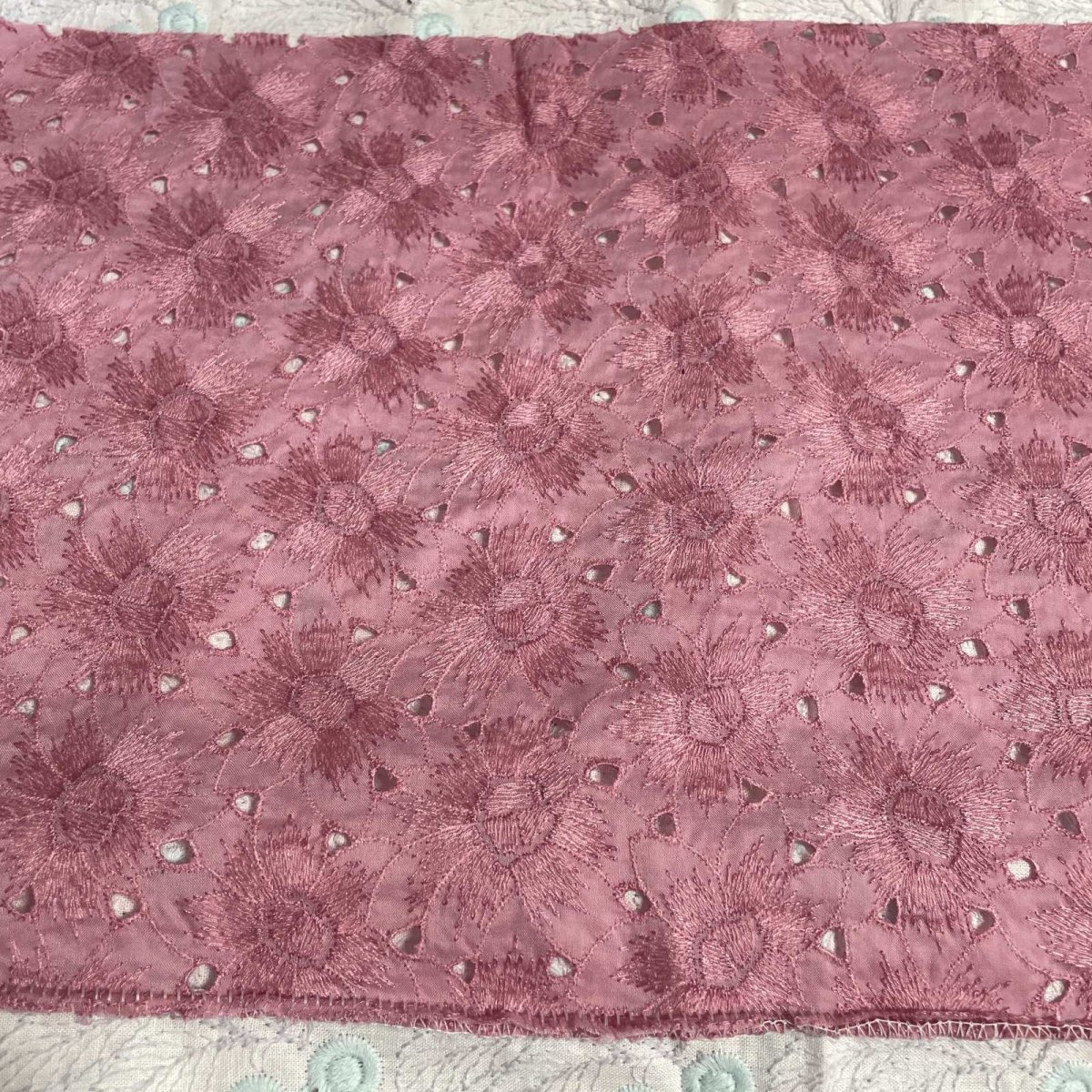 画像6: 【日本製】刺繍レース生地　計175cm　4枚組　きれいな刺繍レース　ローズピンク (6)