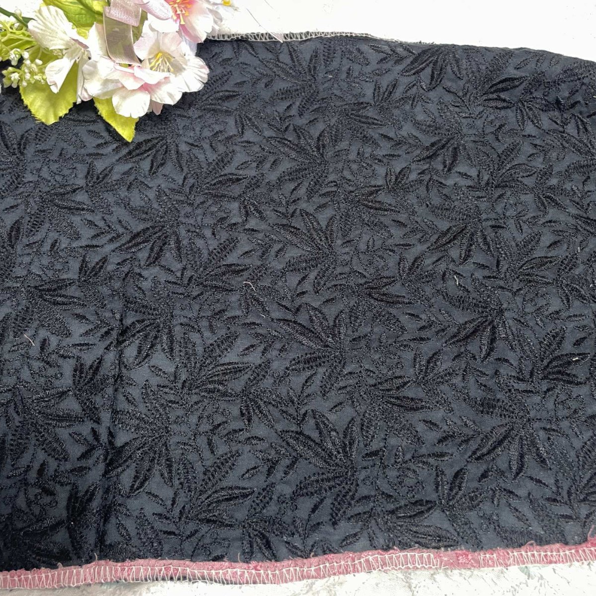 画像8: 【日本製】刺繍レース生地　計165cm　4枚組　きれいな刺繍レース　ブラック (8)