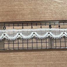 画像5: リバーレース　オフホワイト　幅1.2cm風合いの美しいスカラ　５ｍ！ふちどりレース (5)