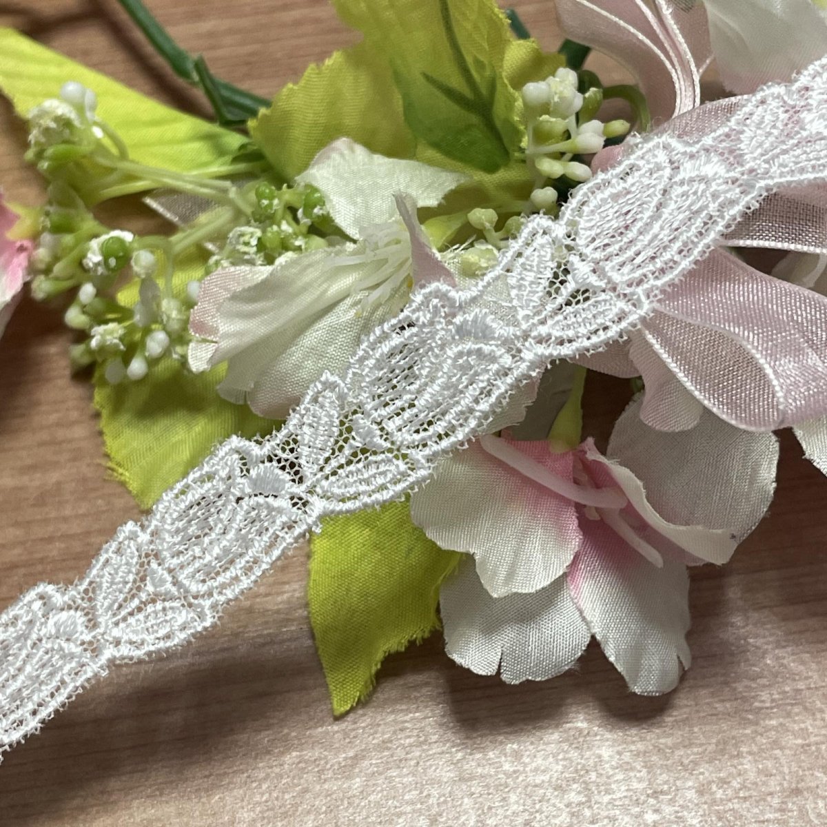 画像6: 【高品質な日本製】チュールレース　オフホワイト　幅1.4cm　３ｍ巻　スズラン柄 (6)