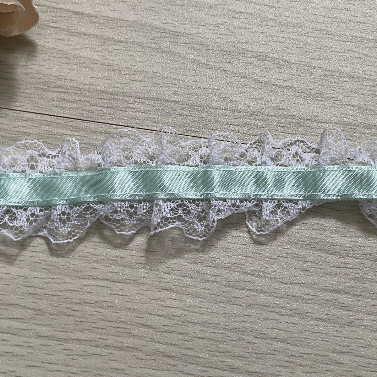 画像5: 日本製ラッセルフリルレース　ミントグリーン　幅2.6ｃｍリボン通し風　3ｍ　 (5)
