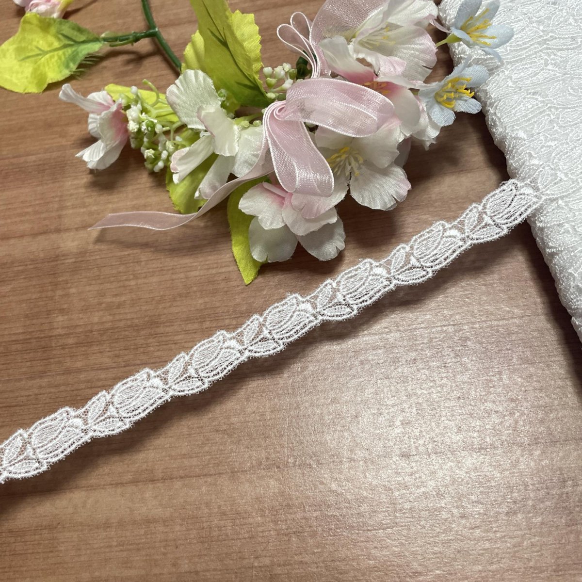 画像5: 【高品質な日本製】チュールレース　オフホワイト　幅1.4cm　３ｍ巻　スズラン柄 (5)