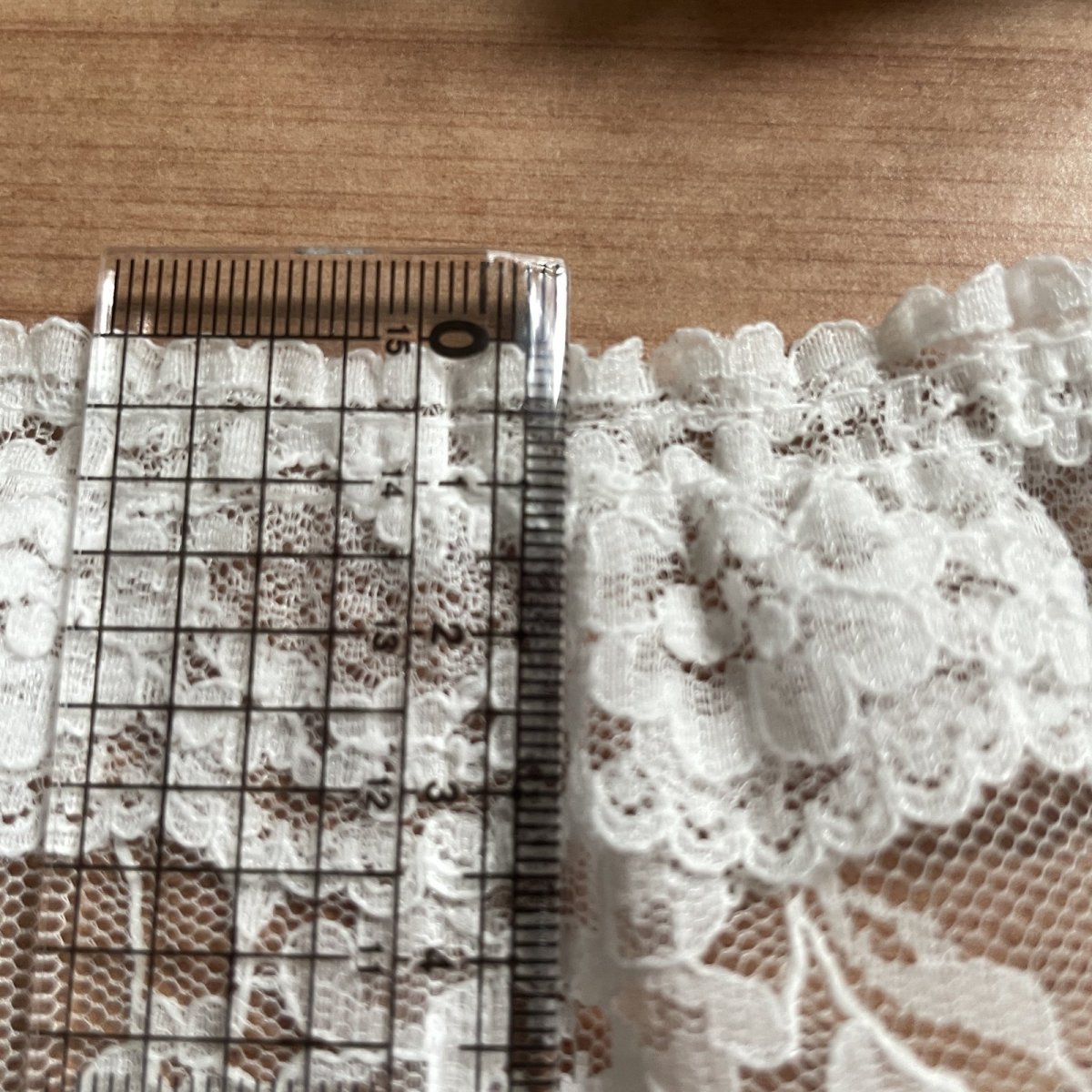 画像5: 【日本製】２段フリルが美しいラッセルフリルレース　オフホワイト　幅6.8cm薔薇柄　１m　衣装に (5)