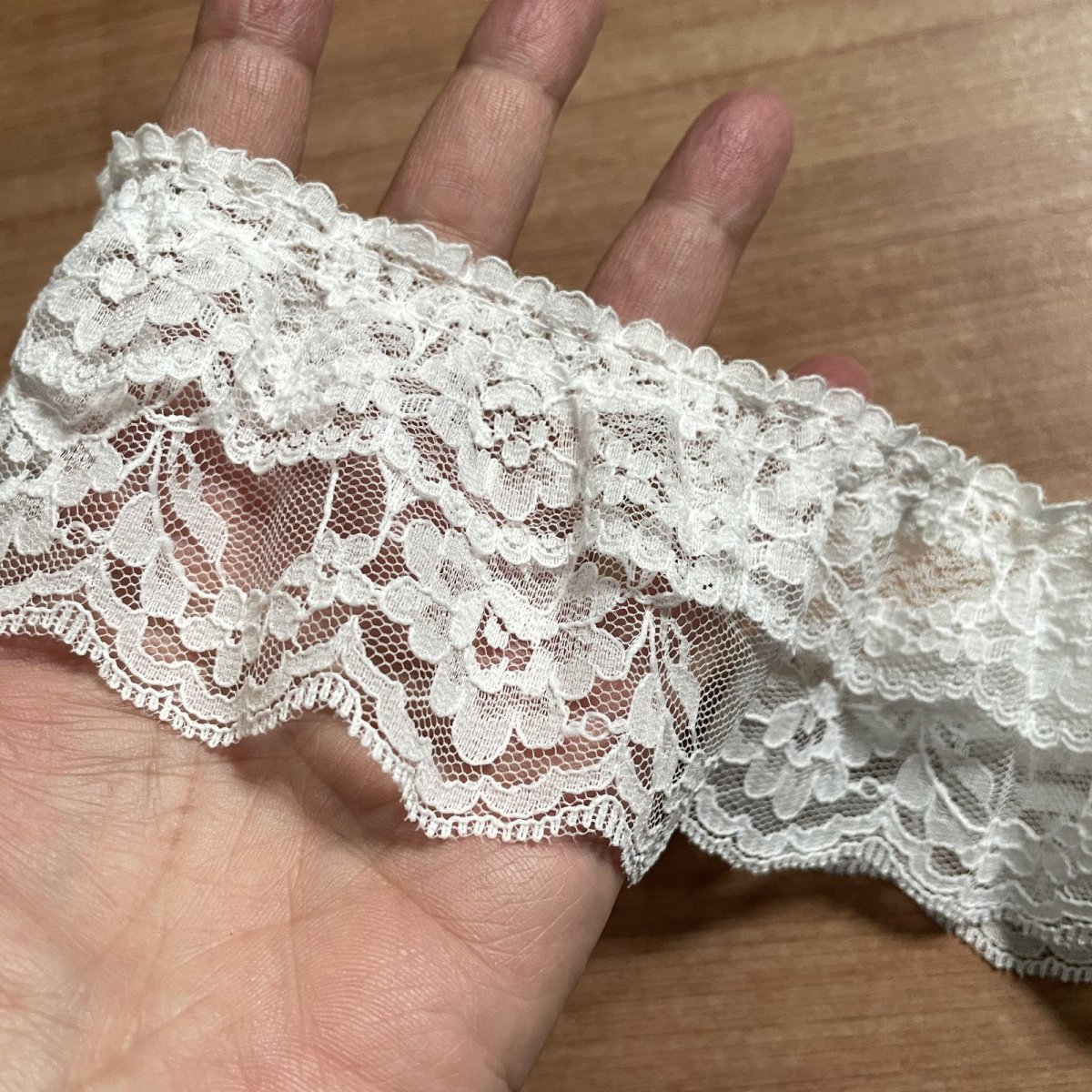 画像9: 【日本製】２段フリルが美しいラッセルフリルレース　オフホワイト　幅6.8cm薔薇柄　１m　衣装に (9)