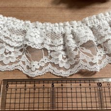 画像7: 【日本製】２段フリルが美しいラッセルフリルレース　オフホワイト　幅6.8cm薔薇柄　１m　衣装に (7)