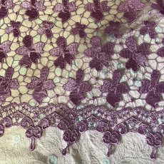 画像2: 【日本製】高貴な輝きのパープル・ケミカルフラワーレース幅45cm×1.2m (2)