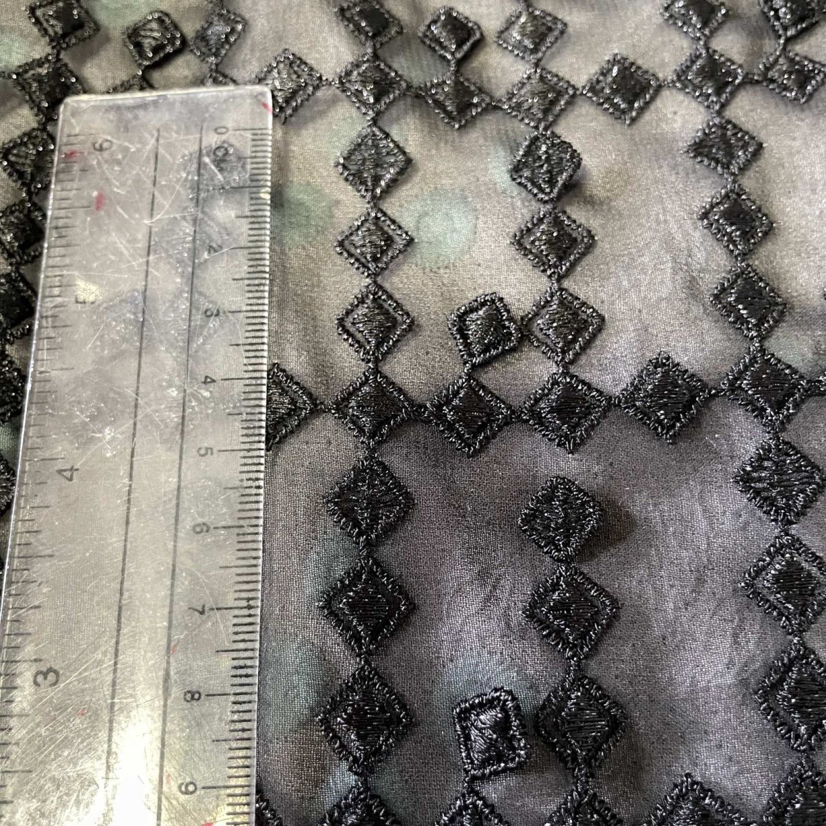 画像4: 【日本製】透け感が生む洗練された黒、漆黒の3Dドロップ・デザインレース幅95cm×2.9m (4)