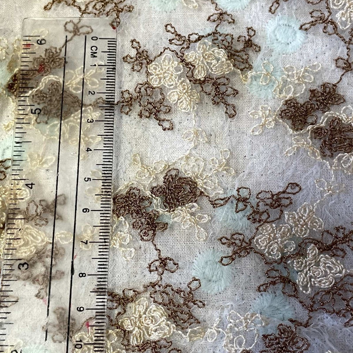 画像2: 【500円】ナチュラルなベージュブラウン系の花柄刺繍レース幅50cm×1.2m (2)