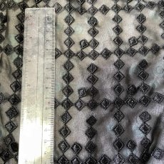画像3: 【日本製】透け感が生む洗練された黒、漆黒の3Dドロップ・デザインレース幅95cm×2.9m (3)