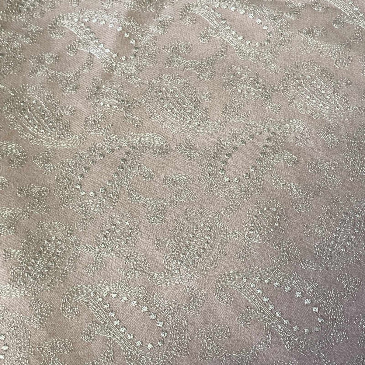 画像4: 刺繍レース生地　約30cm×約60cm　銀糸を使ったペーズリー刺しゅう　上品なピンク (4)