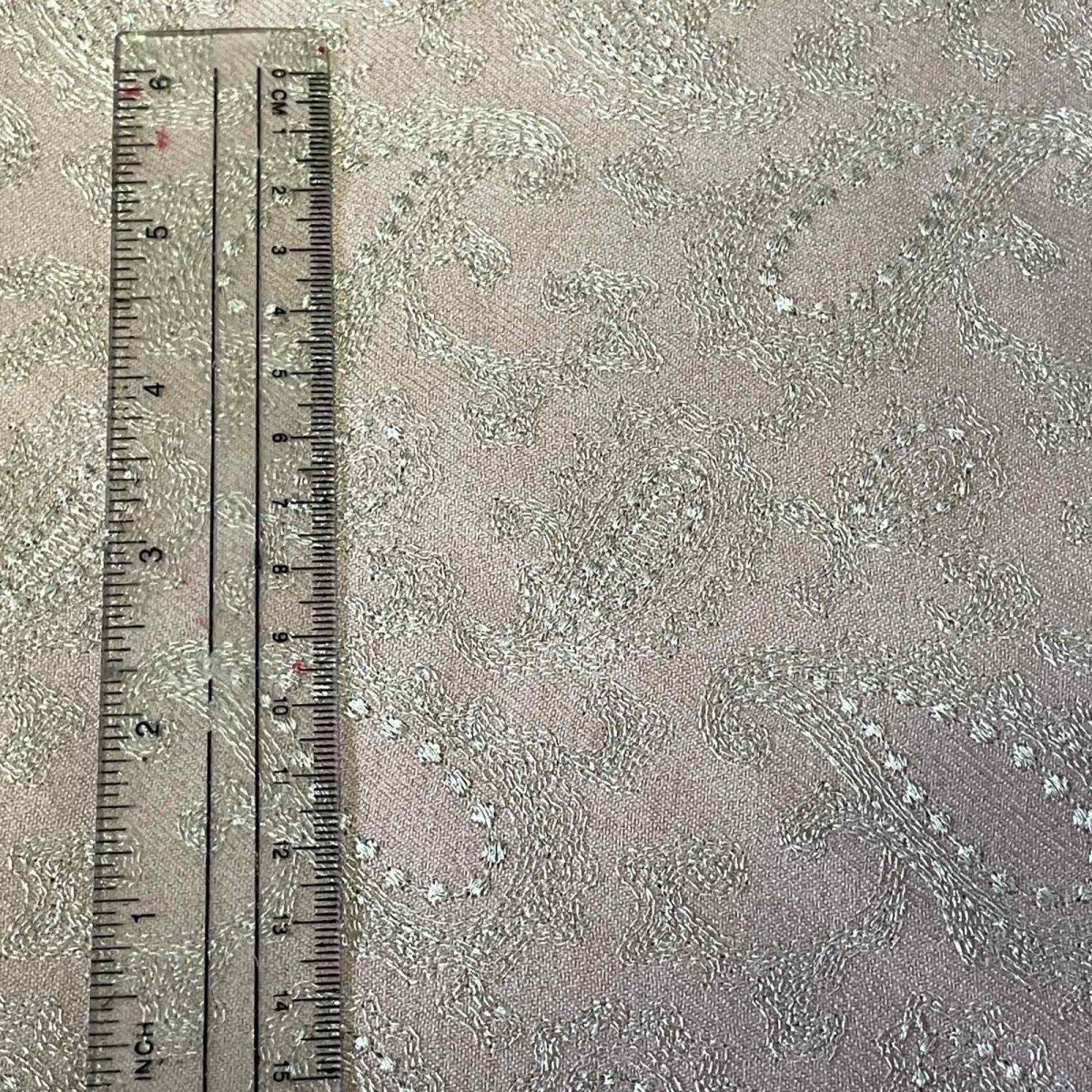 画像2: 刺繍レース生地　約30cm×約60cm　銀糸を使ったペーズリー刺しゅう　上品なピンク (2)