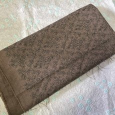 画像1: 刺繍レース生地　約50cm×約1.2cm　金ラメ入り、繊細な花柄刺しゅう　ブラウン (1)